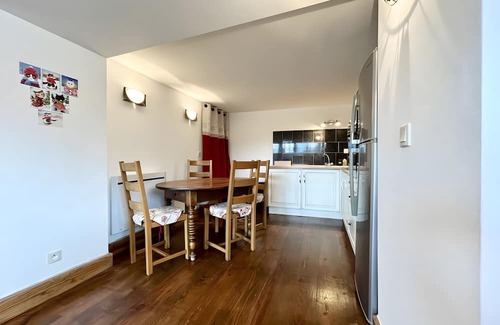 Saint-Pierre-d'Albigny Apartment | Le chat de lamartine - air conditioning, parking, wifi - clg savoie