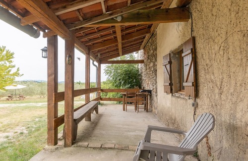 Bessas Cottage | Gîte 'La Bergerie - Le Mas De Peyraube' with shared pool, communal garden and Wi-Fi