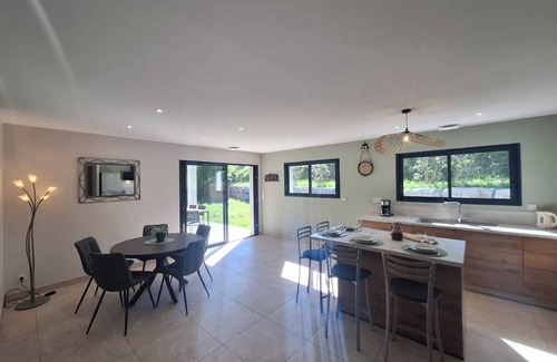 Chauzon House | Gîte La Coulée Douce-A fully air-conditioned house near the river Ardèche