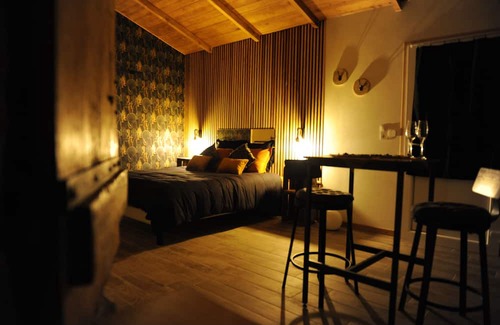 Marmande Bed & Breakfast | L'alcôve d'Aliénor Elegance and romance in the heart of the Lot-et-Garonne region