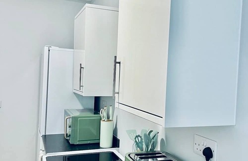Wainscot Apartment | Rochester Castle Luxury Apartments