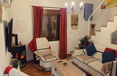 Zuheros House | Country House 'El Refugio' with Mountain Views, Wi-Fi and Air Conditioning