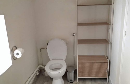 Irancy House | Renovated apartment in quiet wine-growing village. 15min from Auxerre.