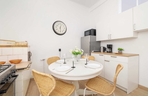 Stradom Apartment | Dietla 48 | Krakow | Family Apartment | Desk | City Center
