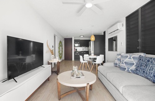 Eleanor Roosevelt Apartment | Private Terrace | Minutes to Condado | Pet Friendly | Essential Amenities