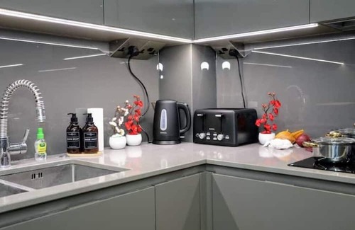 Whittington Apartment | Luxury North London Haven