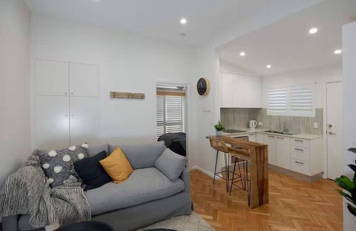 Towradgi Apartment | Coastal Nest Unit 2 Towradgi NEW