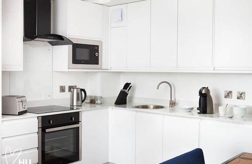 Hull Apartment | Marina Suite - 1 Bedroom Duplex- 304ER