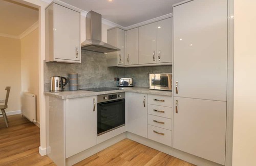 Forfar Cottage | BANKHEAD OF LOUR COTTAGE, pet friendly, with open fire in Forfar