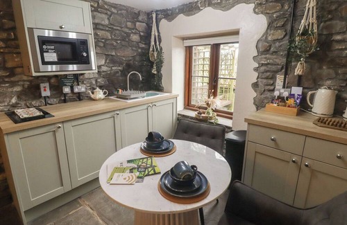 Cwmbach Cottage | GWYN STUDIO, pet friendly, character holiday cottage in Aberdare