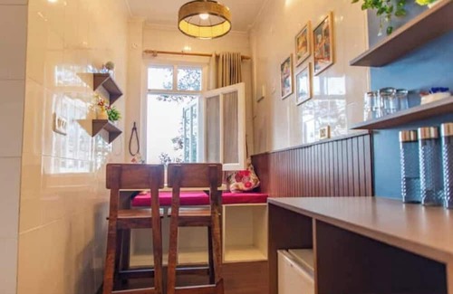 The Mall Road Apartment | Arvelia Acacia, beautiful 2 bed suite by Da Alohas