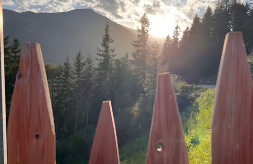 Ultimo Ski Chalet | New Opening – Chalet 'Larchrast' with Mountain Views and Private Terrace, a Place of Peace