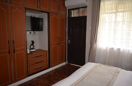 Gigiri Hotel | Superior balcony room ensuite