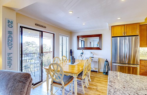 Folly Field Condo | Newly renovated beachfront condo with pool, tennis, restaurants, gym, & balcony