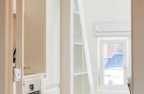 Ixelles Apartment | Spacious Duplex for 6 in Central Ixelles