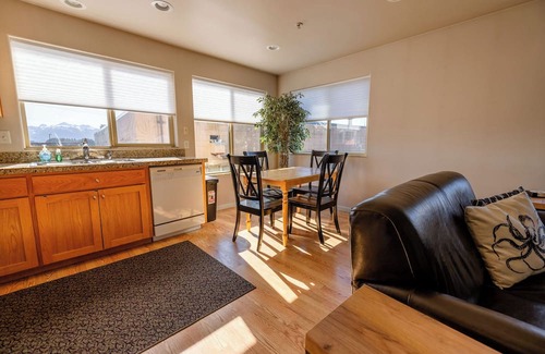 Sitka Apartment | 406 Etolin Way - 1 Bedroom, 1 Bathroom, Located Downtown