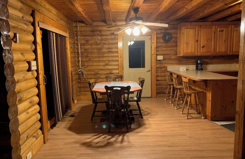 Pinetown Cabin | Majestic Tranquil 3-bedroom cabin for a relaxing getaway