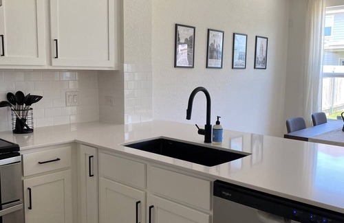 Manor House | Idyllic Manor Vacation Rental with Pool & Yard Near Austin