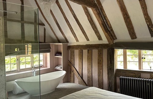 Bishop's Stortford Other | Historic 500-Year-Old Farmhouse with Modern Comforts