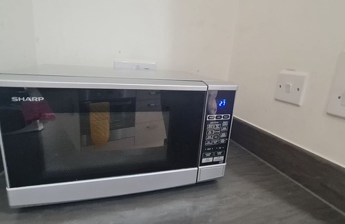 Southall Green House | Cozy Southall Apartment with Kitchen - Ideal for Couples