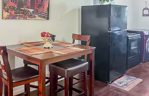 Birmingham Apartment | Inviting Two-Bedroom Retreat Near Downtown Ensley