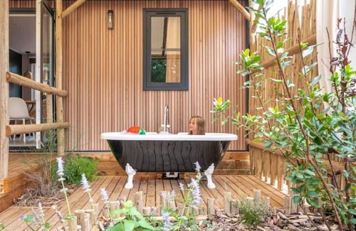 Saint-Hilaire-de-Riez House | Camping 4 étoiles - Piscine - efbdeh