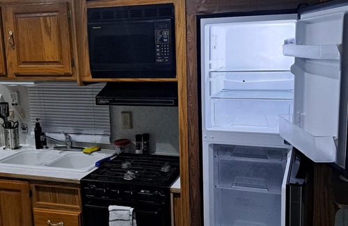 Cloquet RV Rental | Jayco n1 queen 2 doubles lots of living space AC furnace wifi 2tvs fridge stove