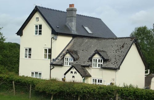 Llangammarch Wells Cottage | Picturesque Rural Cottage in Mid Wales with Pool & Spa