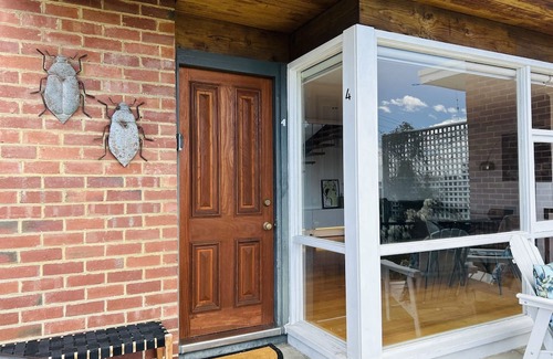 Sandy Bay Apartment | Panoramic water views, sunny and private - walk to beach, cafes and shops