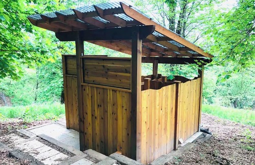 Powellhurst-Gilbert House | Meadow Yurt on Farm with panoramic views