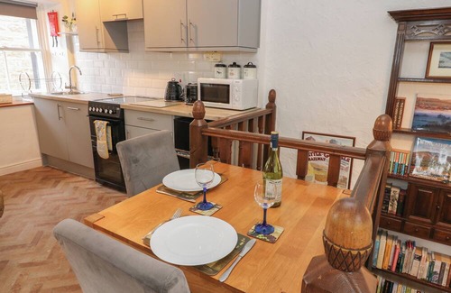 Appleby-in-Westmorland Cottage | OAK COTTAGE, pet friendly, with open fire in Appleby-In-Westmorland