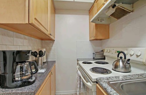 Evanston Apartment | Ideal 2-Bedroom Oasis with Breakfast & Family Amenities