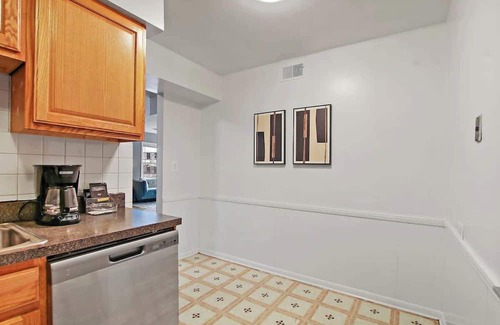 Evanston Apartment | Relaxing 3BR/2BA Retreat with Family-Friendly Amenities