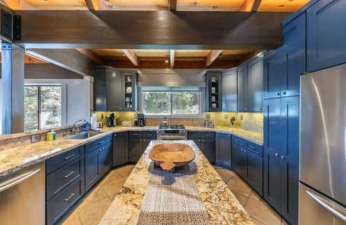 Tahoe City House | Luxurious 4 Bedroom Lakefront | Unit 131
