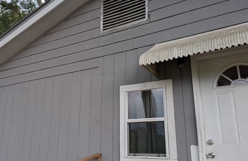 Graceville Apartment | Cozy studio in enjoyable Graceville with WiFi, AC