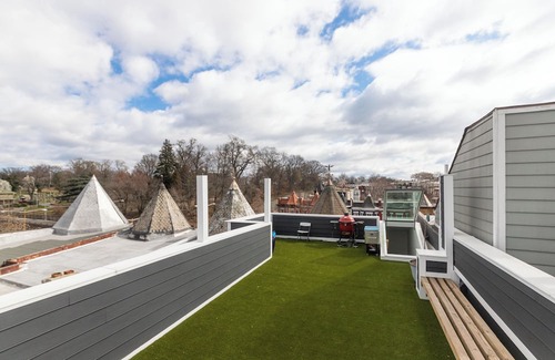 Bloomingdale House | Luxurious 3-BD on the Park With Monument Views