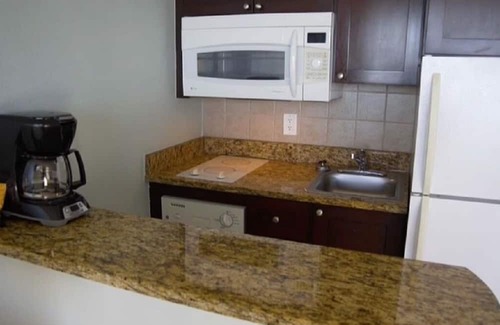 Northeast Virginia Beach Resort | 1BR Oceanfront Resort in VA Beach! Aug 16-Aug 23n6th Floor,Beach Quarters,by HGV