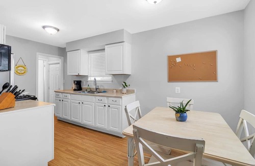 Pontiac House | NEW! Beautiful retreat Home Near Auburn Hills/Waterford