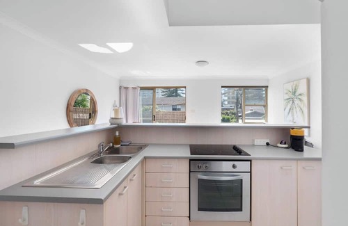 Manly Apartment | Manly Flow Cosy Beachside Stay near Dining and Ferry