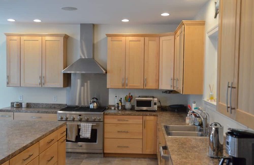 Shelter Harbor House | Water Views Galore! Shelter Harbor Spacious 5-bdrm house - Private Beach - AC
