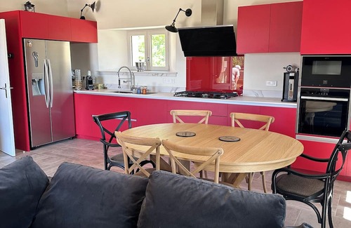 Simiane-la-Rotonde House | High Luberon, detached house between woods and lavender. Heated swimming pool,