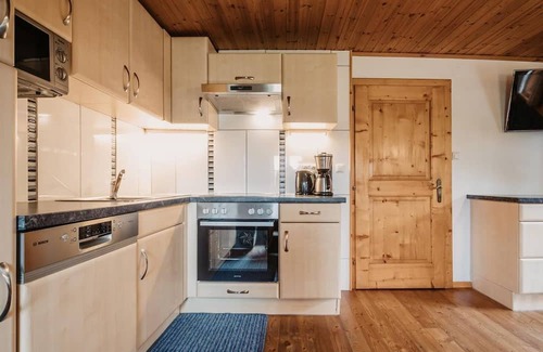 Wagrain Cabin | Vacation home "Weitblick" - for 8-15 pers./5 bedrooms - THE "ZwisleggGut"