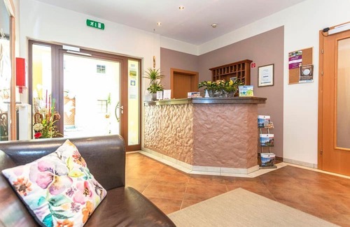 Rauris Cottage | Multi-bed room, "Sonne" 3 persons, bath, WC, - Frühstückshotel Birkenhof