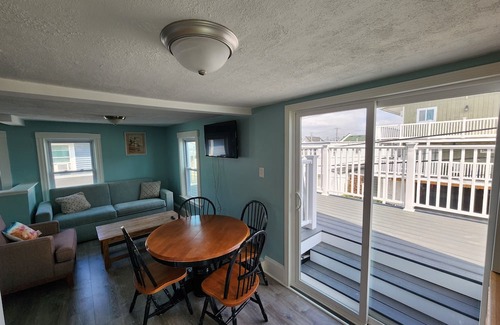 Hampton Apartment | G St Inn Unit 6 Charming 2-bedroom apartment in Hampton with AC, WiFi