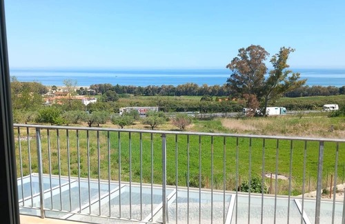 Petacciato Apartment | Apartment Beach View with Terrace
