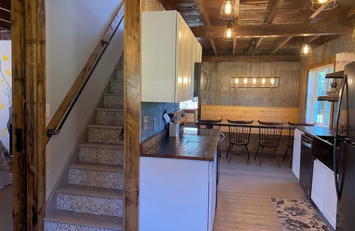 Cedarhurst Other | A secluded organic farm minutes from PA turnpike with AC, WiFi