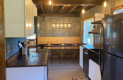 Cedarhurst Other | A secluded organic farm minutes from PA turnpike with AC, WiFi