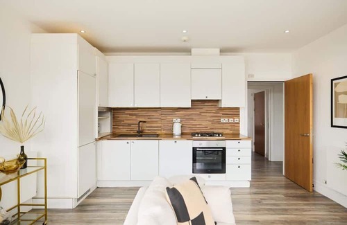Harlesden Apartment | The Harlesden Wonder - Captivating 3BDR Flat
