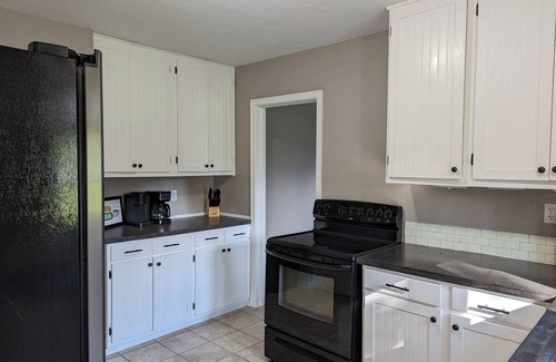 Riverdale House | 3-bedroom house in charming Riverdale with WiFi, AC. Book now