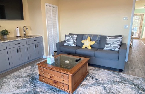 Norfolk House | Starfish Cottage . Direct Beachfront!
